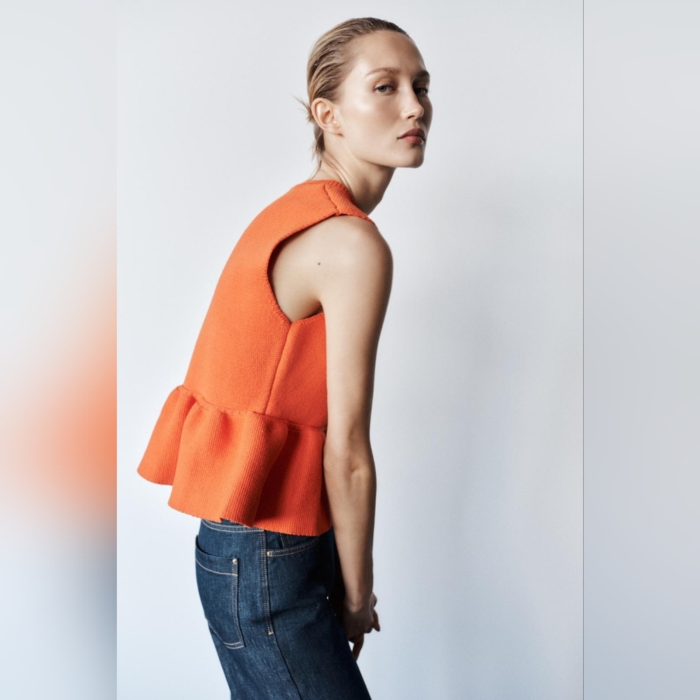 Zara Orange Sleeveless Peplum Knit Top ♥️🛍️